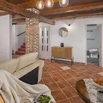 Cozy In With Wifi *