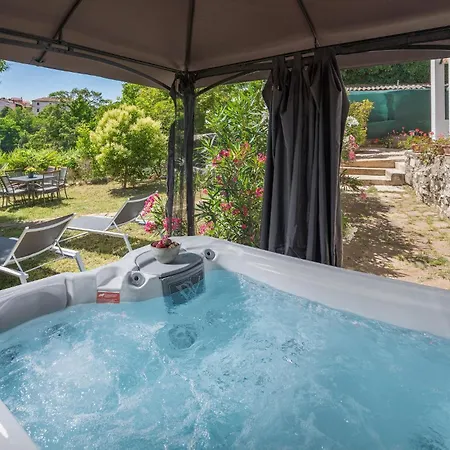 2 Bedroom Stunning In Casa vacanze