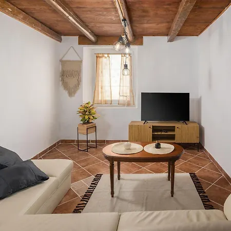 2 Bedroom Stunning In Casa vacanze