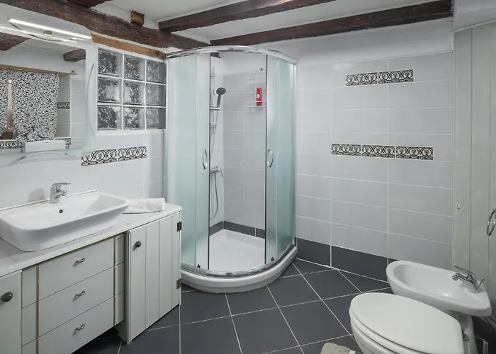2 Bedroom Awesome In Feriehus Vižinada