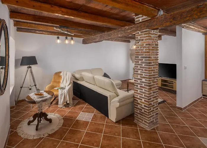 2 Bedroom Awesome In * Vižinada