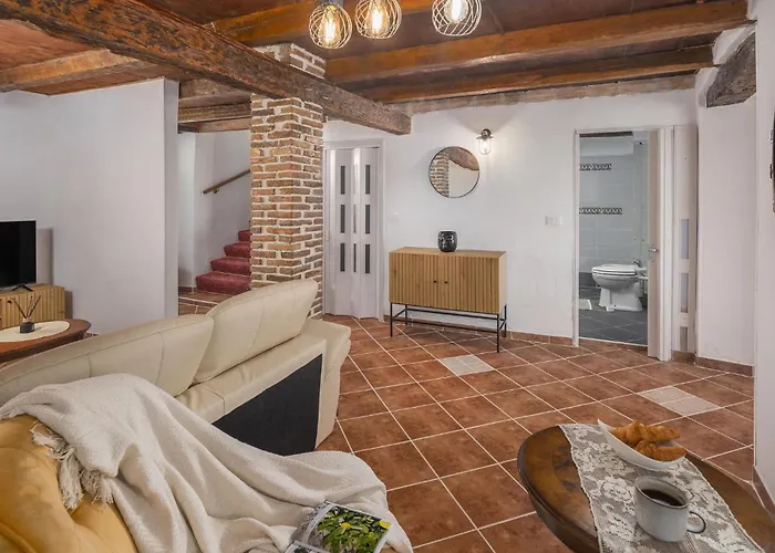 2 Bedroom Awesome In *