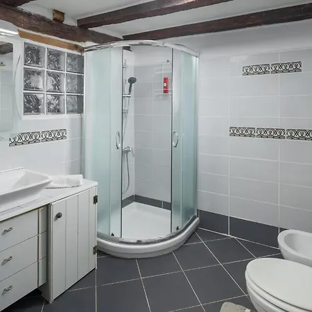 2 Bedroom Stunning In Tatil Evi Vižinada